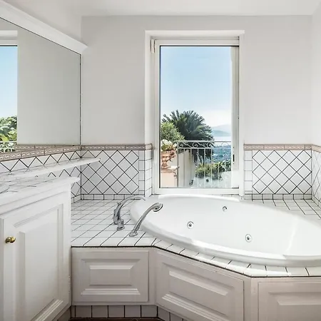 Villa Amazing Views 6 Bd In *