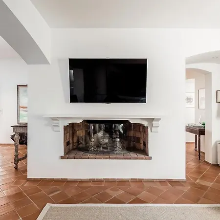 빌라 Amazing Views 6 Bd In 그리모